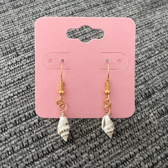 Seashell & Gold Tone Stainless Steel Earrings - Picture 1 of 2